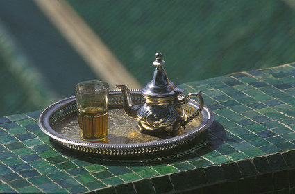 MAROC SUD   FES.SERVICE DE THE À LA MENTHE