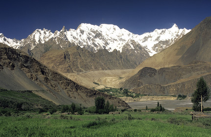 Village de Zarabad. Vallée de la Hunza dans l' Himalaya pakistanais