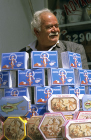 VENDEUR DE LOUKOUM. CHYPRE