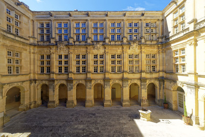 France, Suze la Rousse