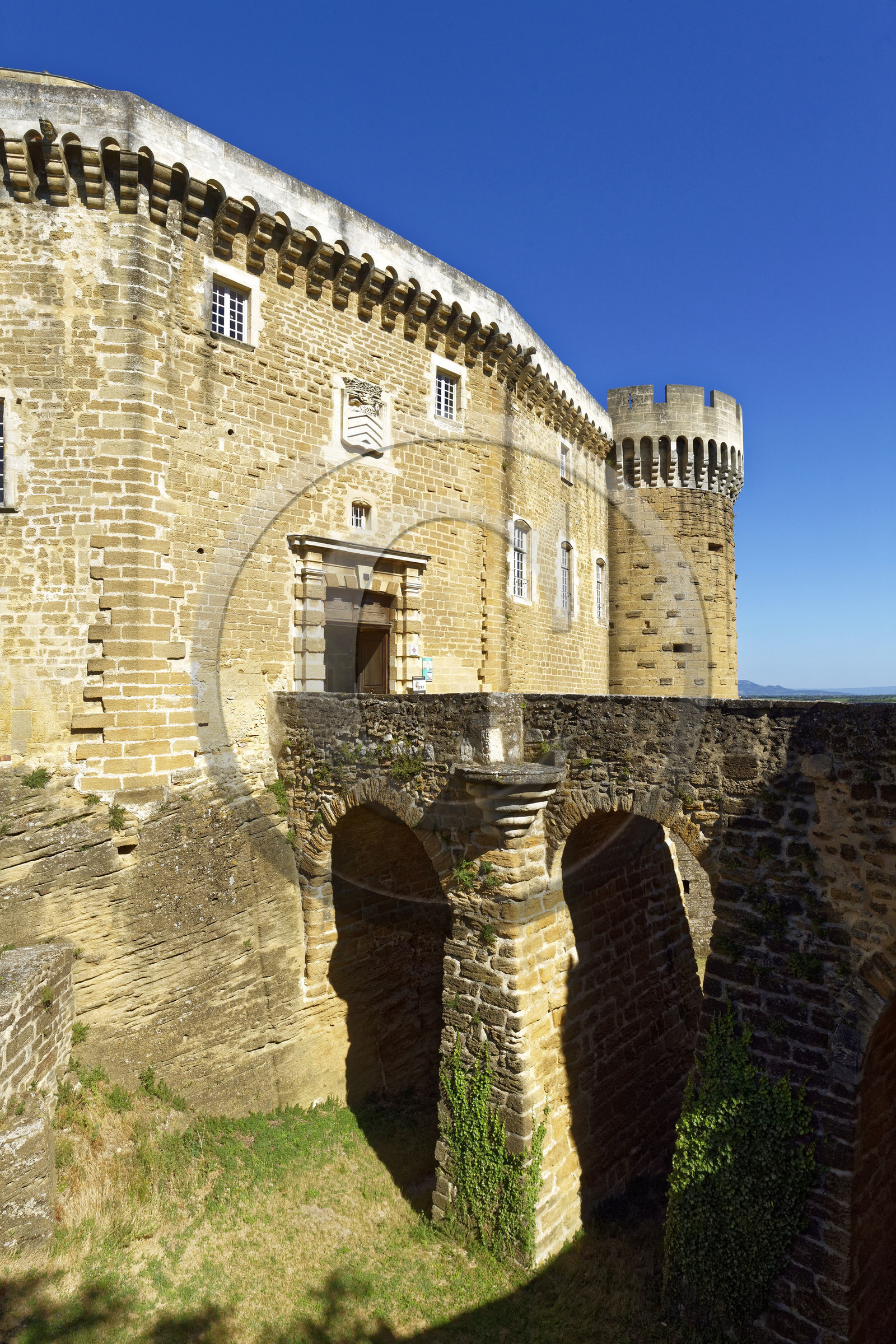 France, Suze la Rousse