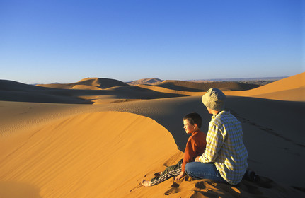 MAROC SUD   MERZOUGA.ERG CHERBI   LEVER DU SOLEIL