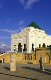 MAROC   RABAT.ESPLANADE DE LA MOSQUÉE YACOUB EL MANSOUR.MAUSOLÉE DE MOHAMED 5