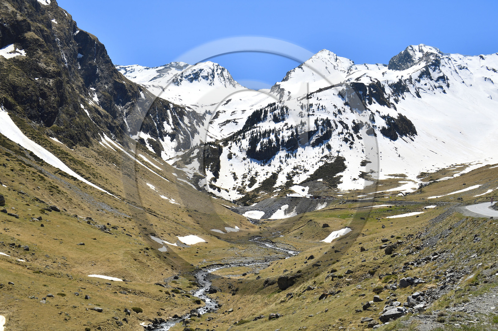 France hautes pyrenees chaine pyrenees vallee aragnouet