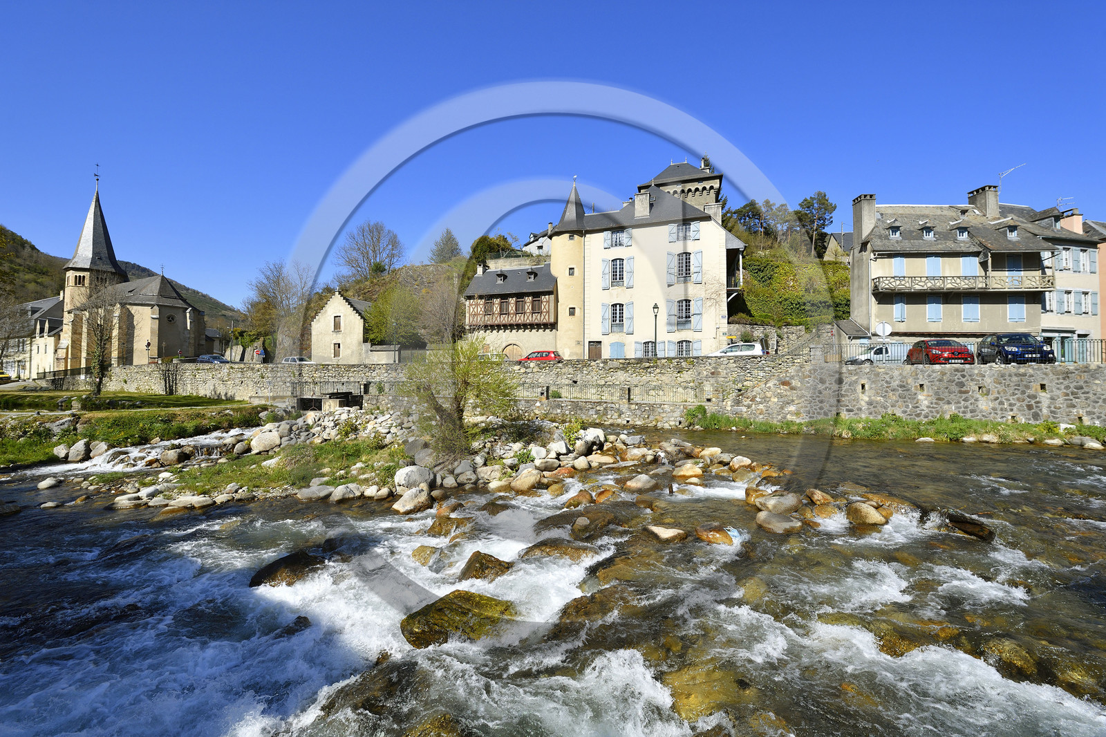 France hautes pyrenees vallee louron arreau rives