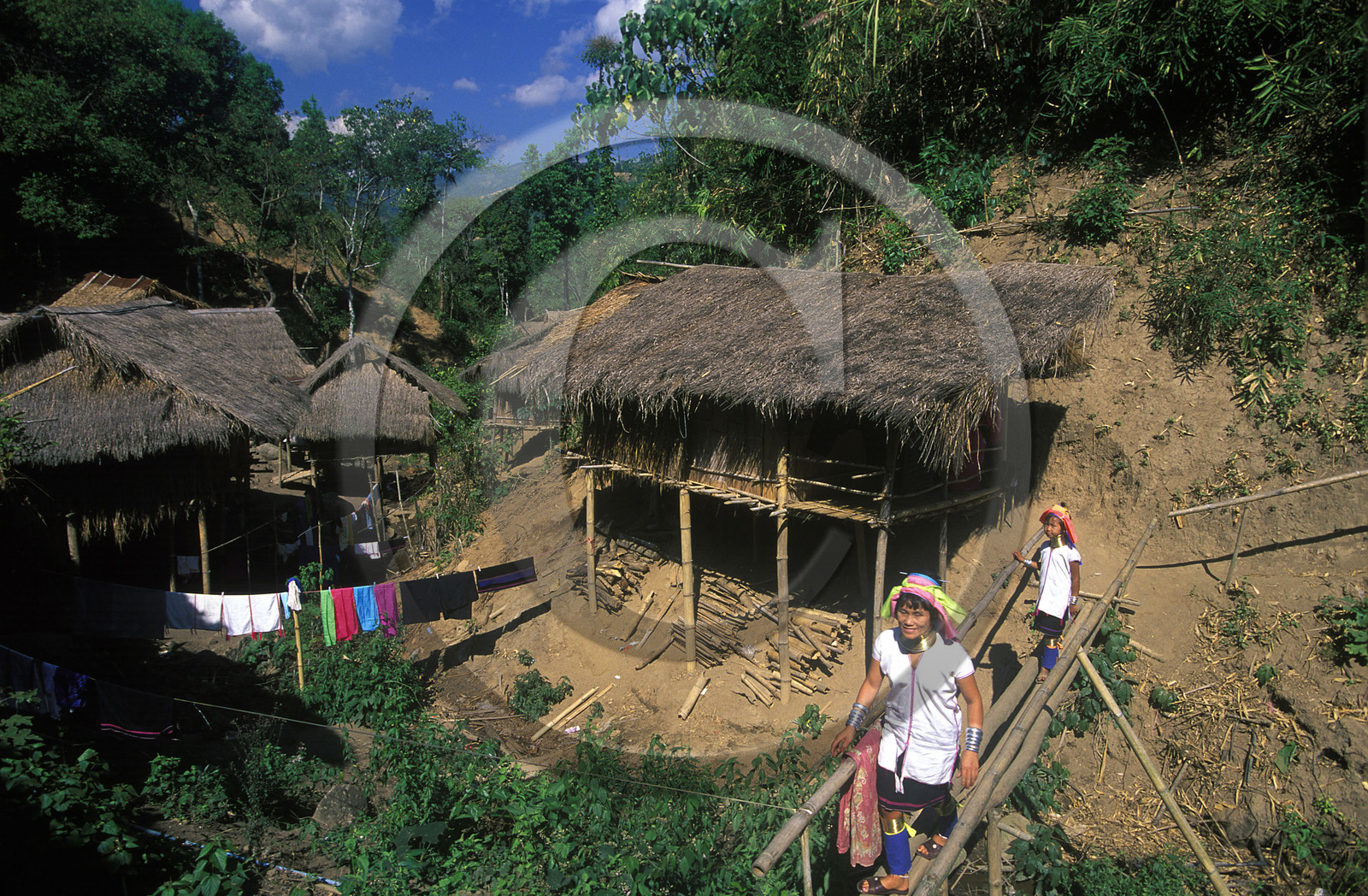 THAILANDE   VILLAGE DU NORD