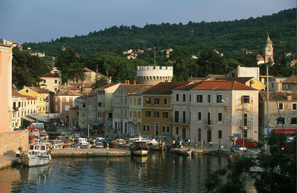 CROATIE. ILE DE LOISINJ. VELI LOSINJ