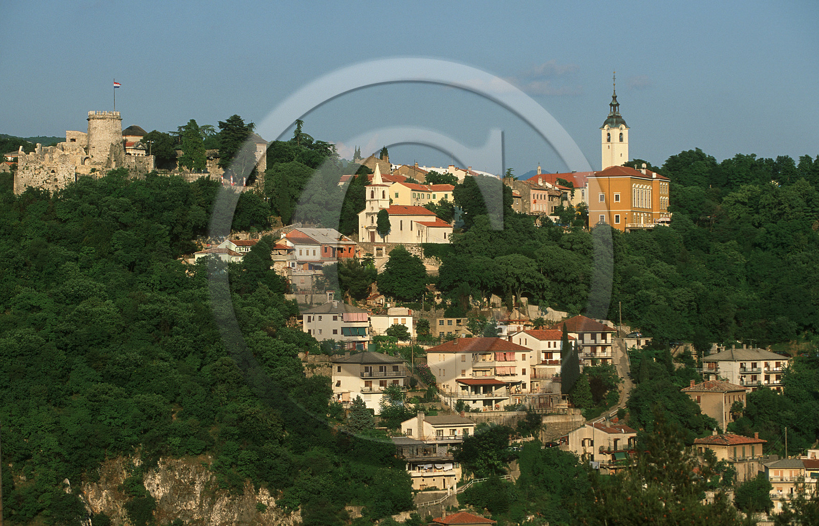 CROATIE. RIJEKA. TRSAT AVEC LE KASTEL