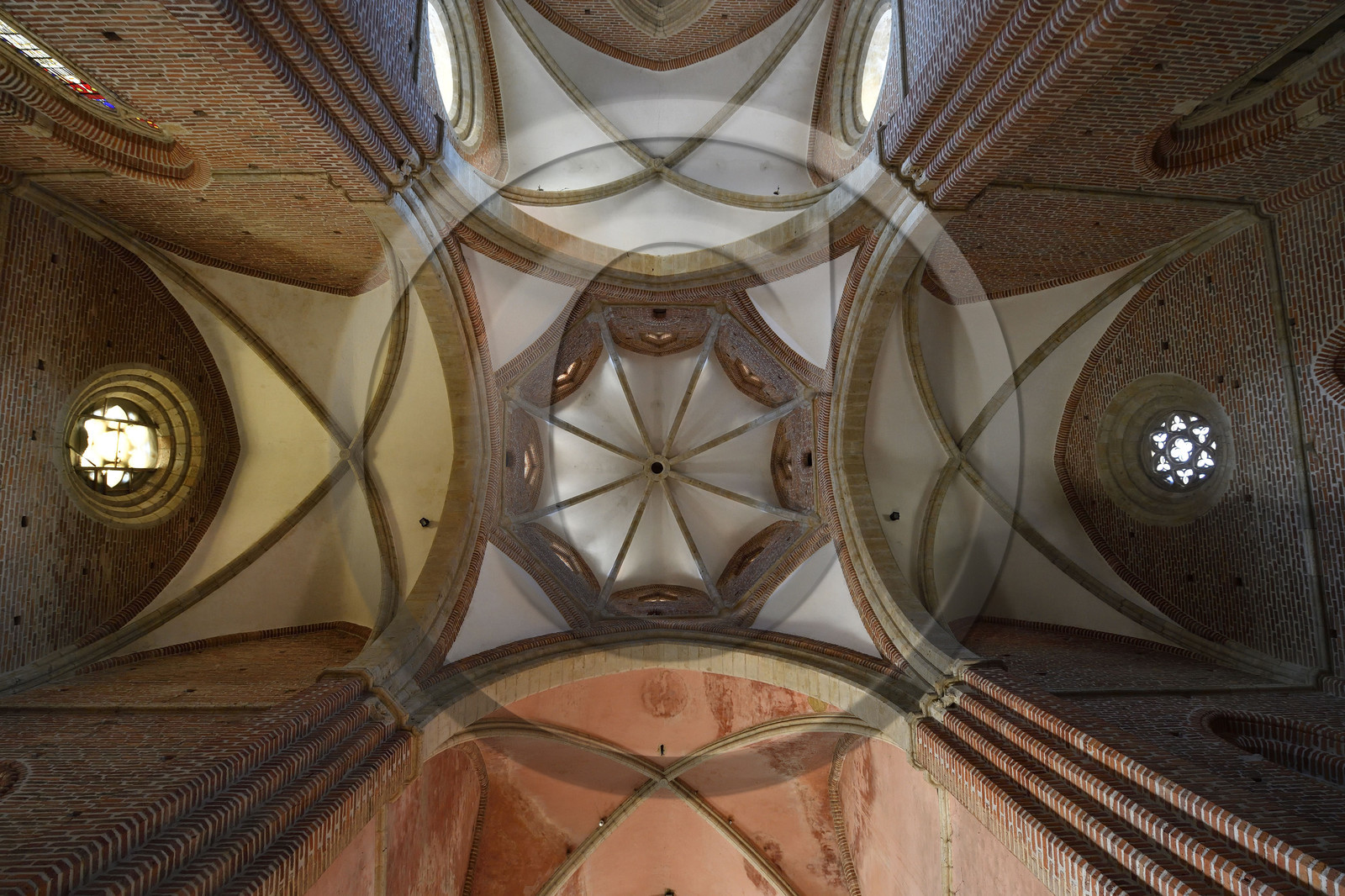 France gers simorre eglise fortifiee xiv