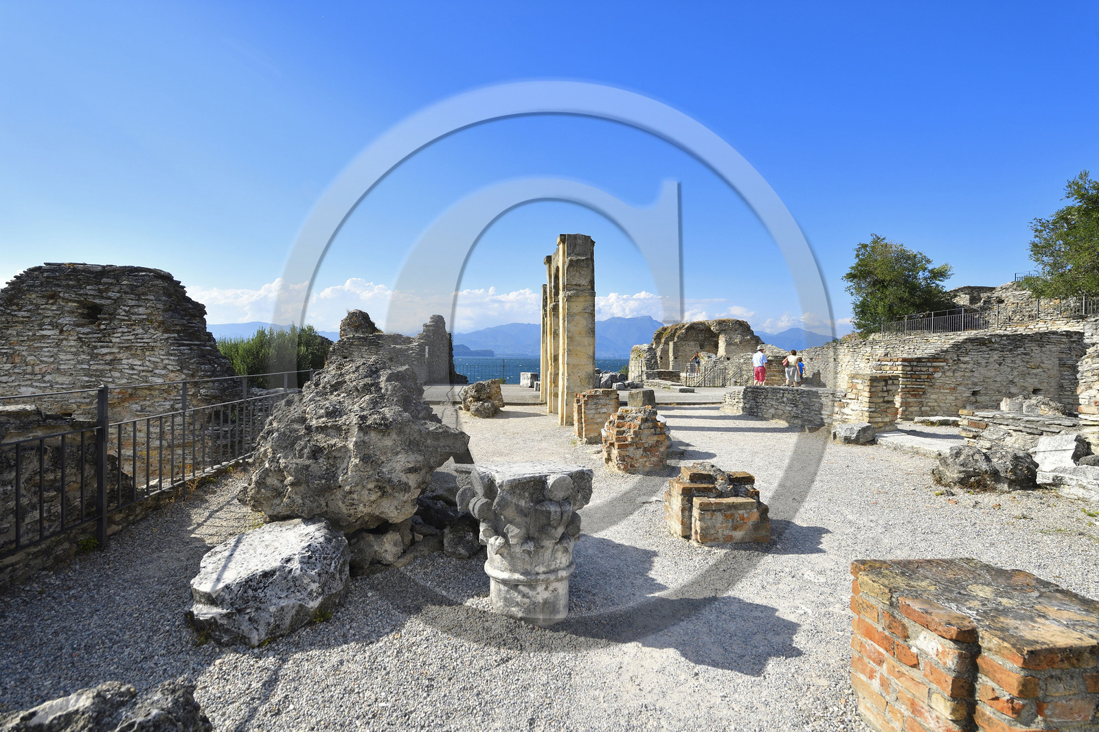 Italie lombardie lac garde sirmione grotte