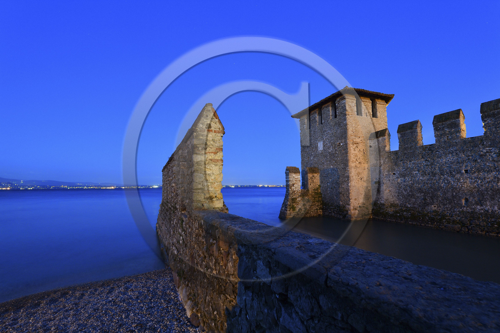 Italie lombardie lac garde sirmione chateau