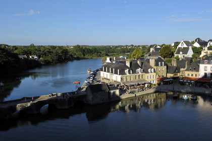 France, Auray
