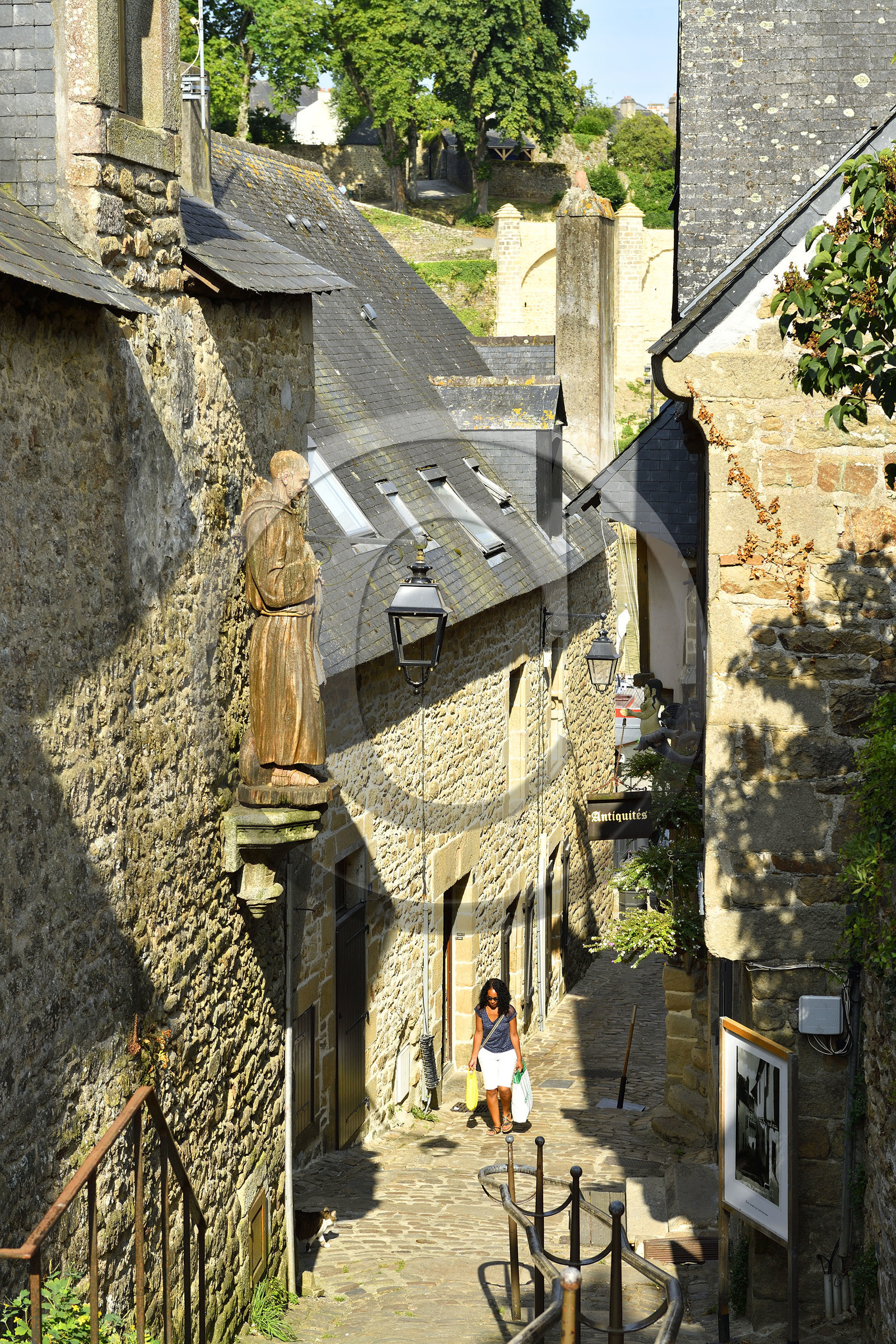 France, Auray