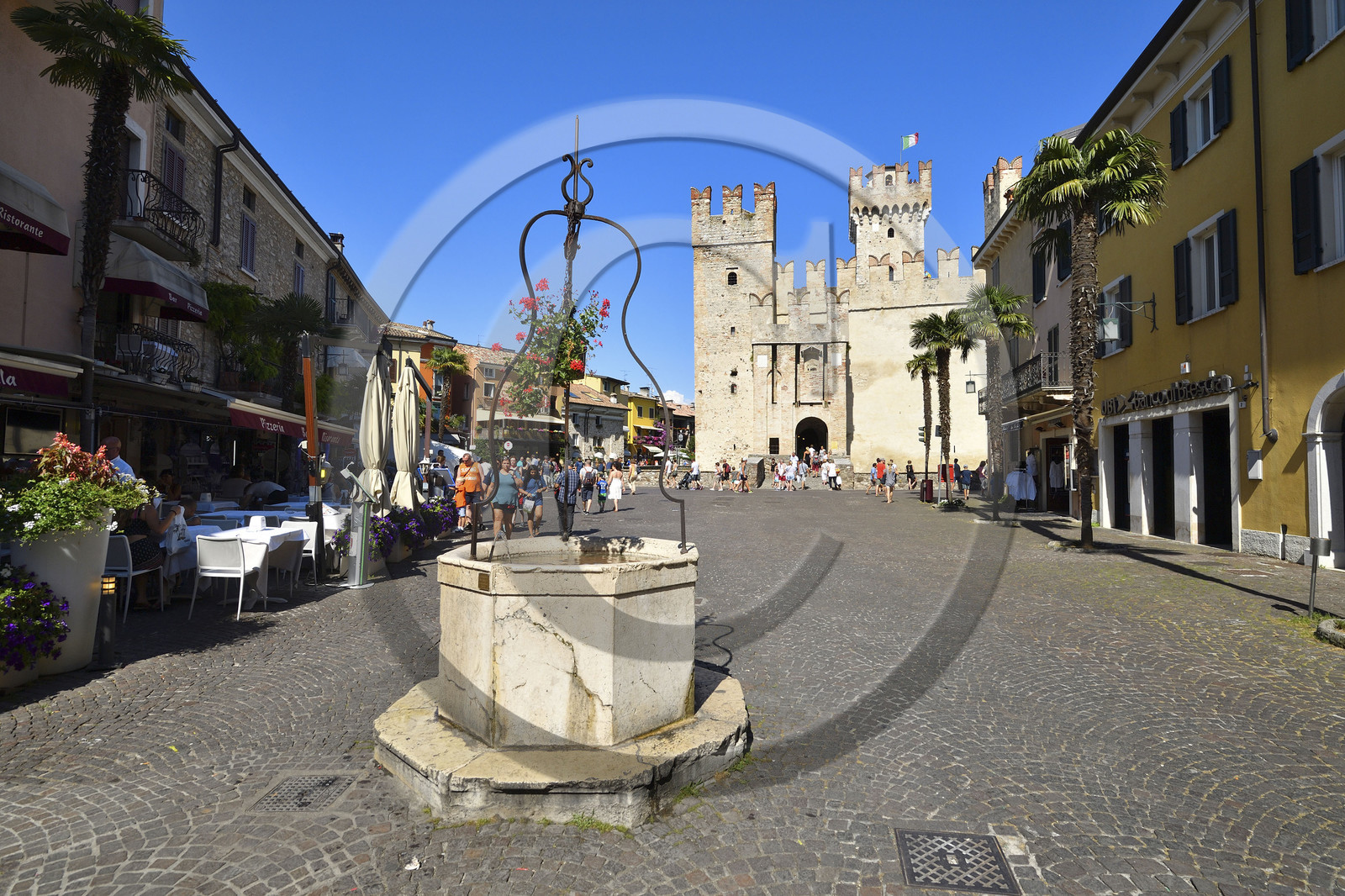 Italie lombardie lac garde sirmione chateau