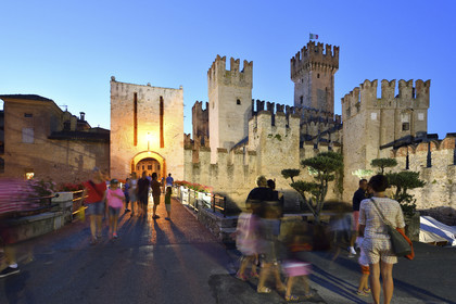Italie lombardie lac garde sirmione chateau