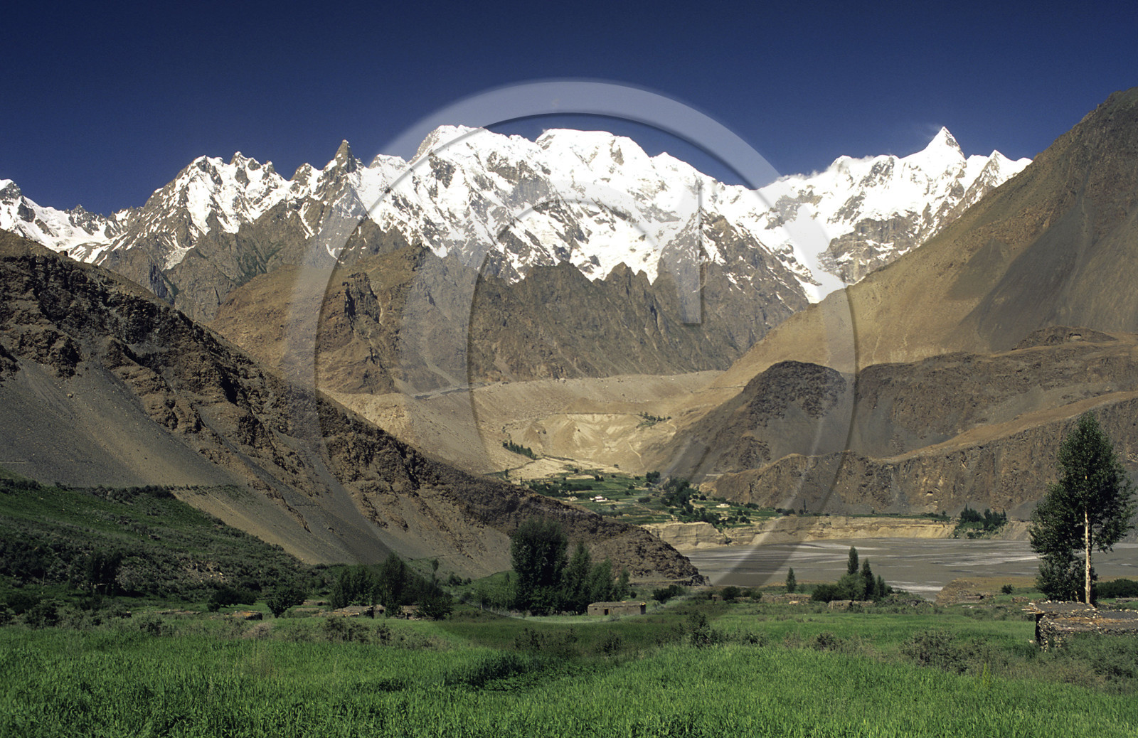 Village de Zarabad. Vallée de la Hunza dans l' Himalaya pakistanais