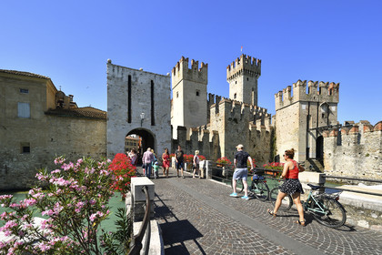 Italie lombardie lac garde sirmione chateau