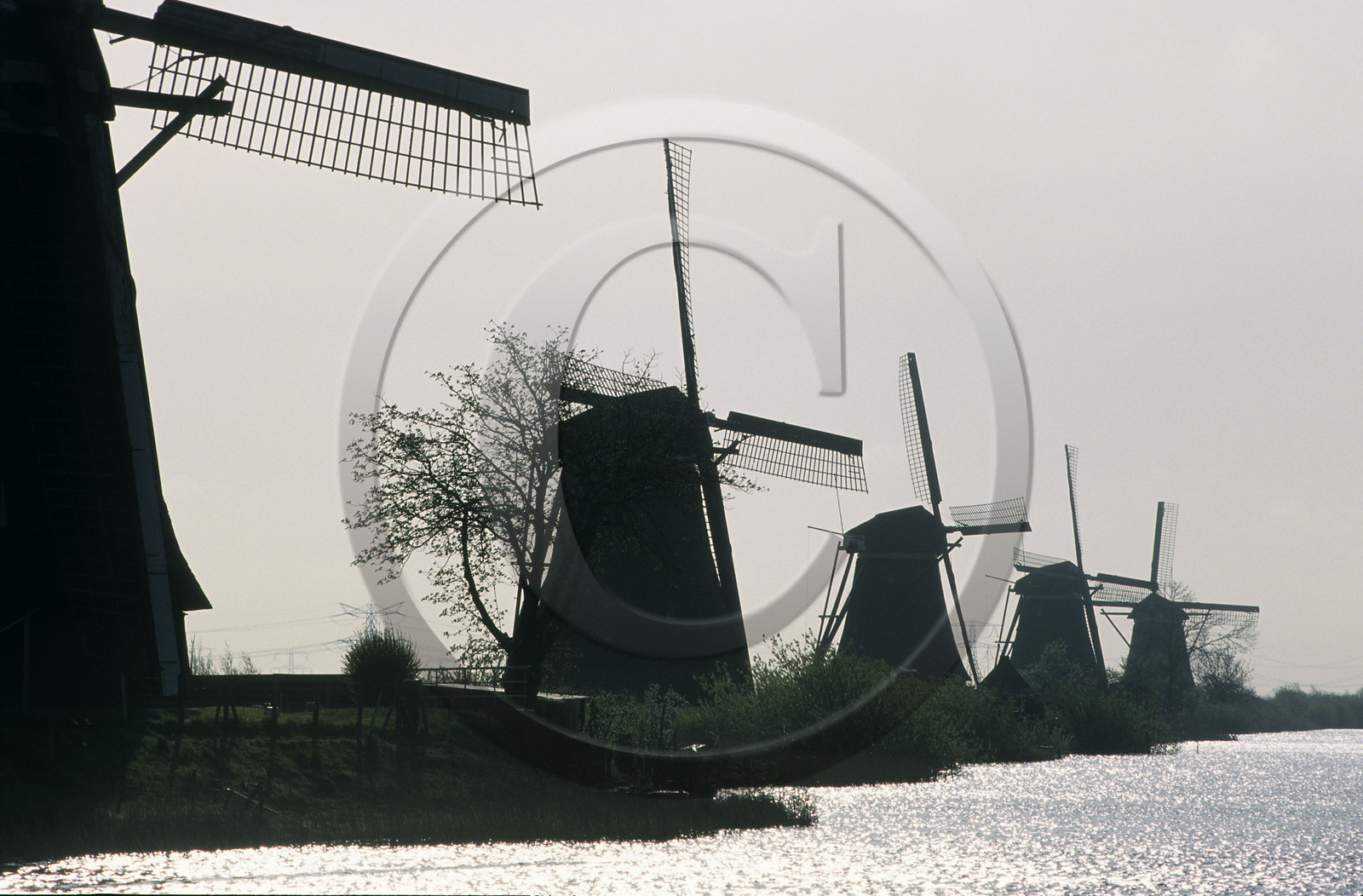 MOULINS À KINDERDIJK.PAYS BAS