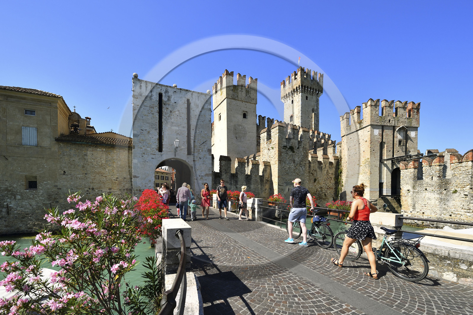 Italie lombardie lac garde sirmione chateau
