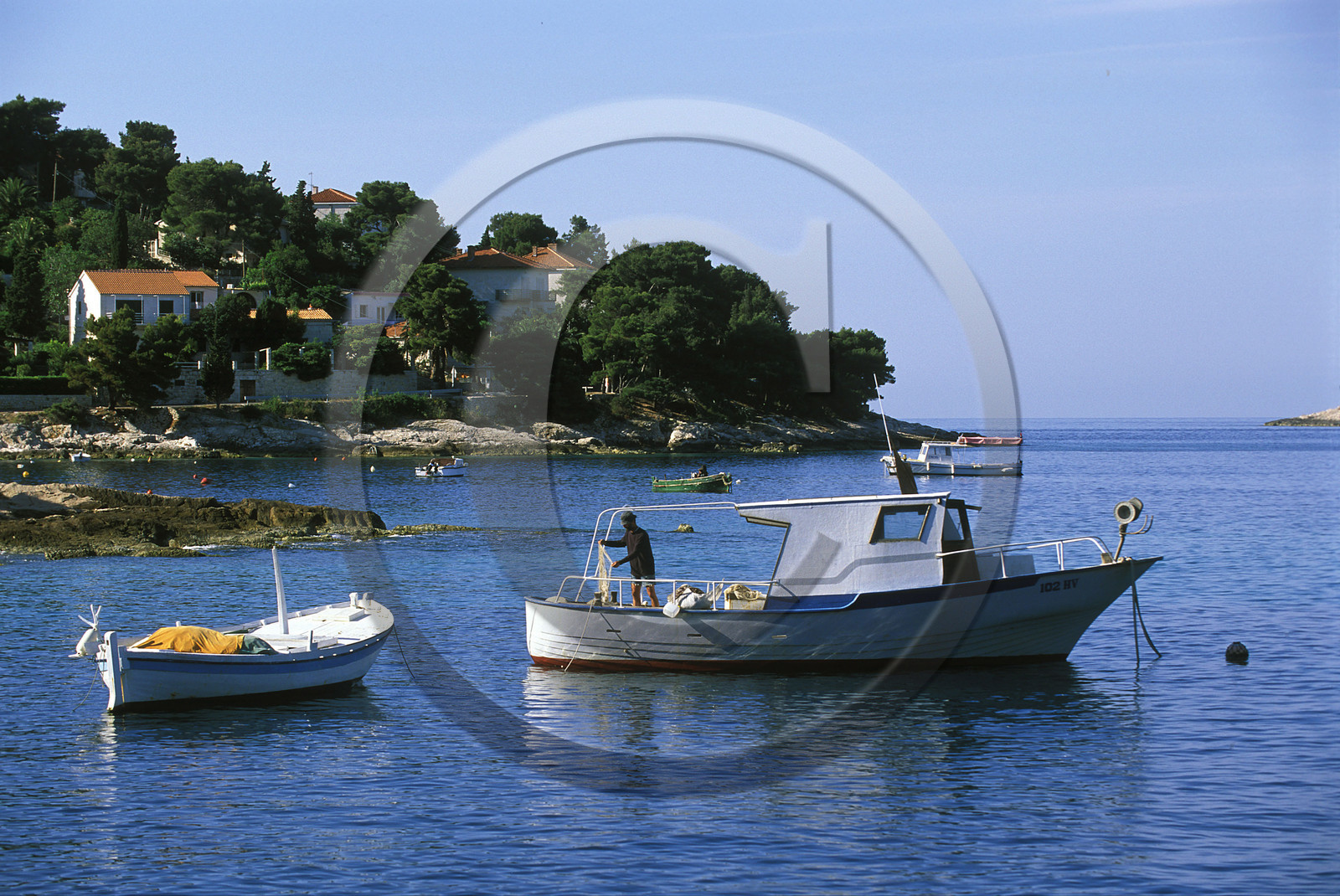 .LE PORT DE LA VILLE ET ILE DE HVAR. CROATIE.