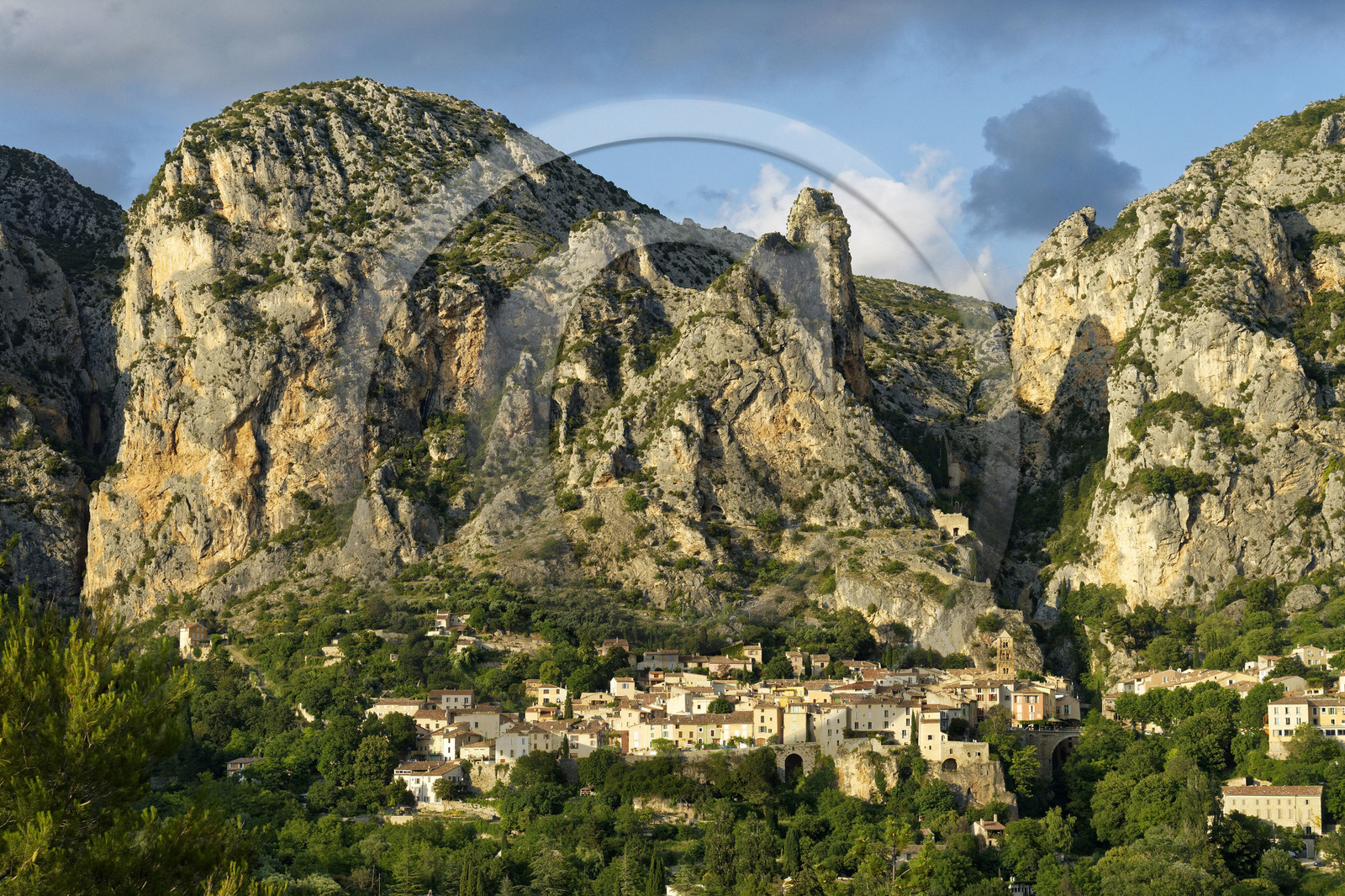 France, Moustiers