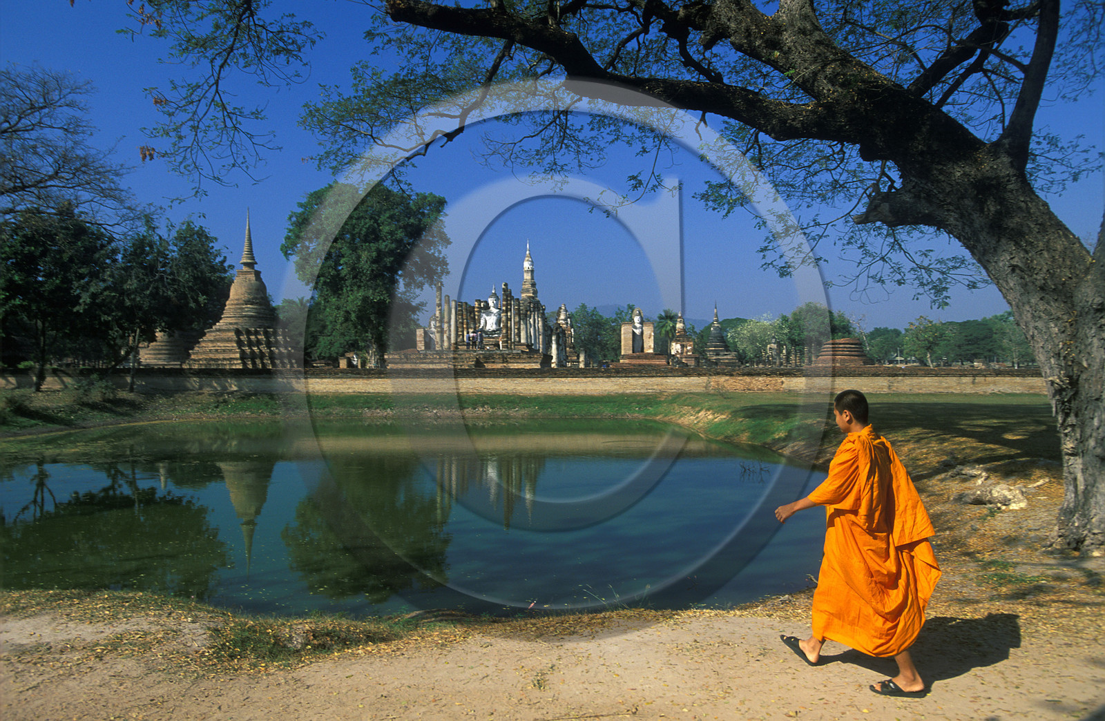 THAILANDE   SUKHOTHAI.TEMPLE DE WAT MAHATHAT