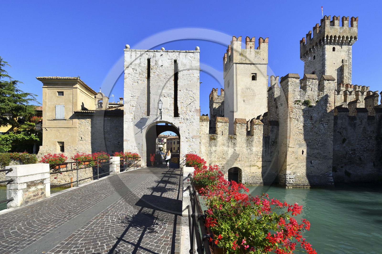 Italie lombardie lac garde sirmione chateau