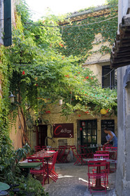 France, Garde Adhemar