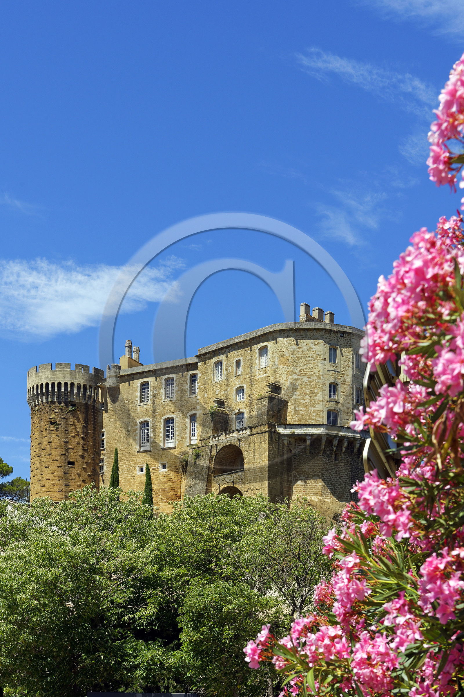 France, Suze la Rousse