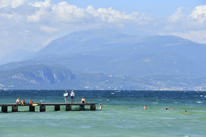 Italie lombardie lac garde sirmione plage