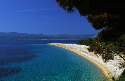 PLAGE DE ZLATNI RAT. ILE DE BRAC. CROATIE