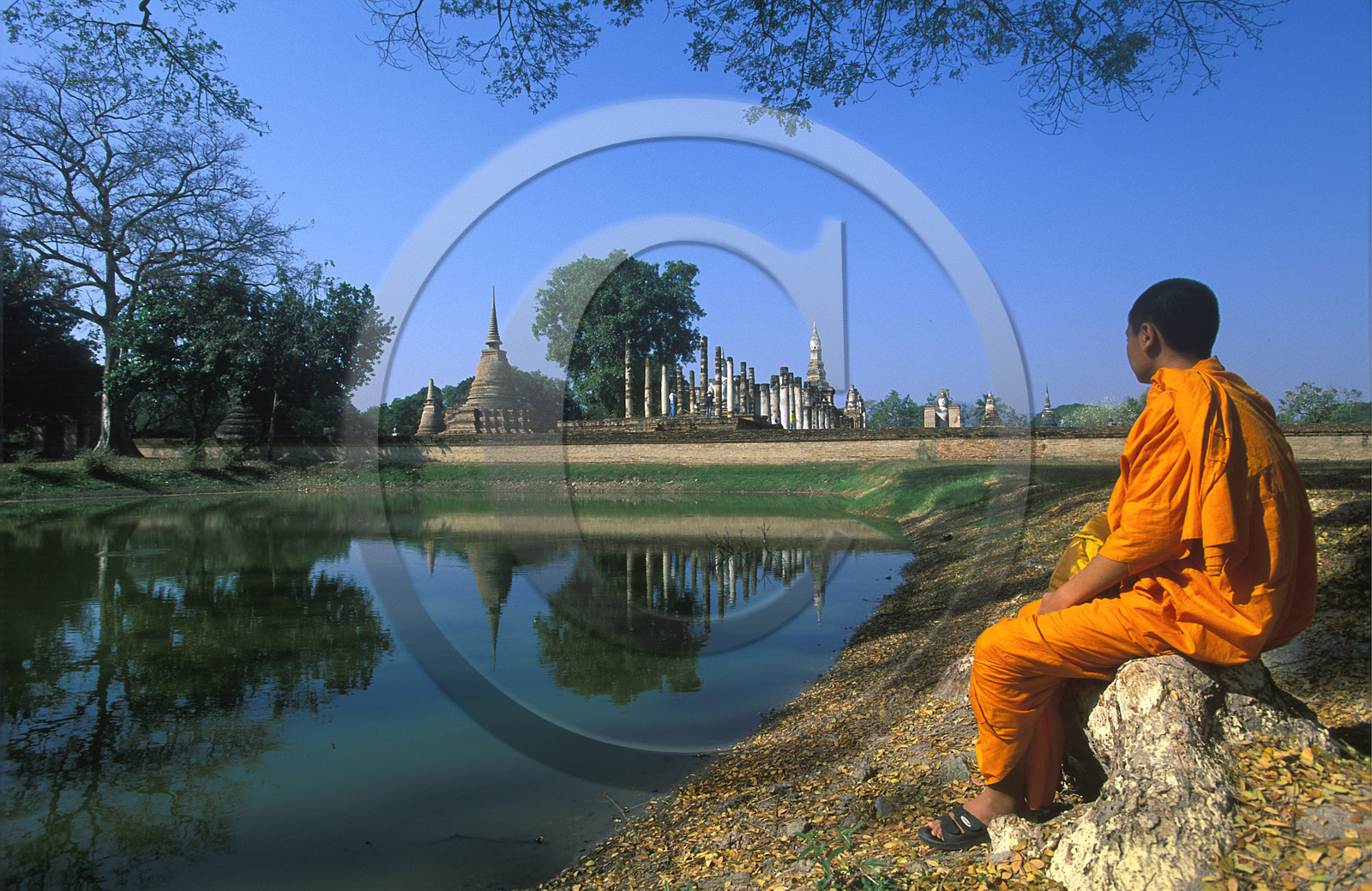 THAILANDE   SUKHOTHAI.TEMPLE DE WAT MAHATHAT
