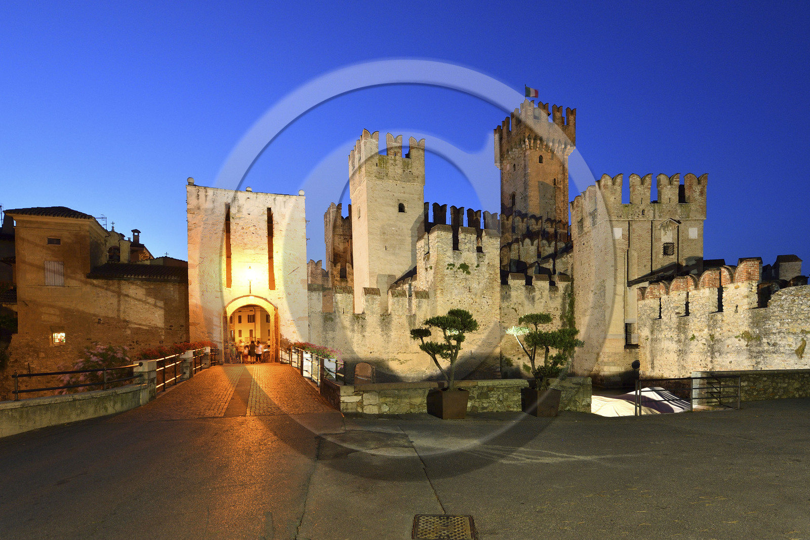 Italie lombardie lac garde sirmione chateau